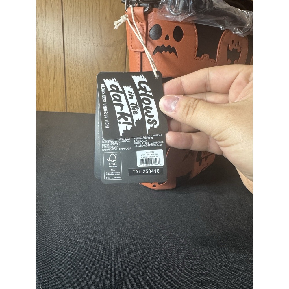loungefly jack-o'-lantern glow crossbody bag NWT - Picture 3 of 9